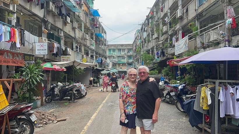 From Ho Chi Minh City: Street Food Tour With Female Guide - What the guide adds to the meal