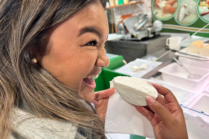 Gourmet Street Food and Guided Sightseeing Tour In Rome - Starting among the market stalls at Campo de’ Fiori