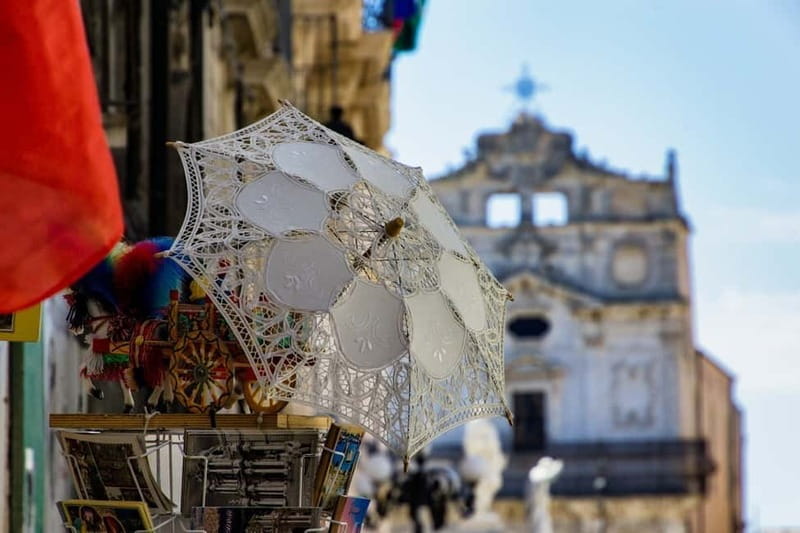 Guided tour of Ortigia with Fish Street Food at the market - Piazza Archimede and the city’s public rooms
