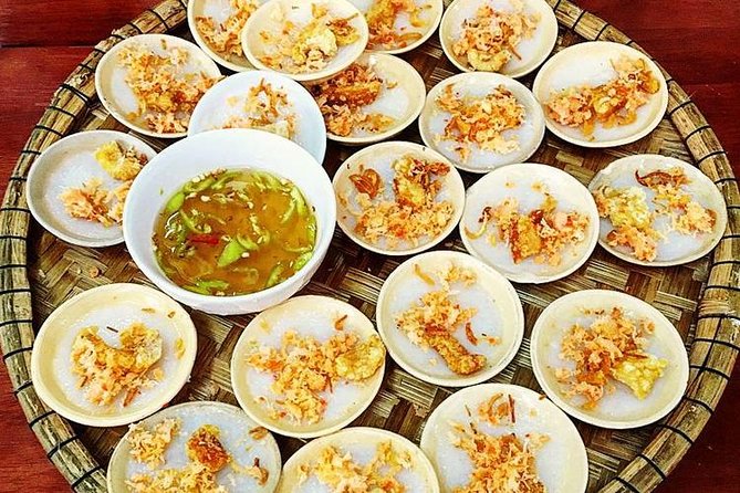 Half-Day Guided Street Food Walking Tour at Hue - Bún bò Huế at Quán Cẩm