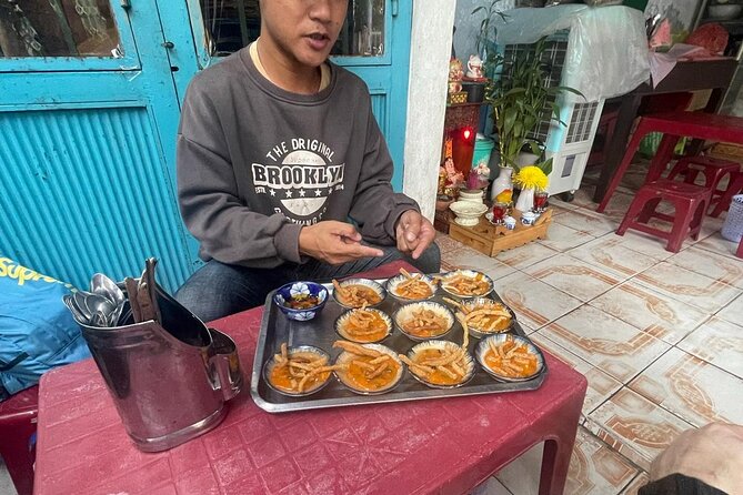 Half-day Private Street Food Tour in Hoi An - White Rose and wonton at Old Garden Restaurant