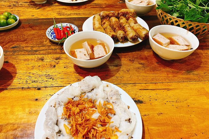 Hanoi: 7 Tasting Street Food Walking Tour and Train Street - Is $35 a good value?