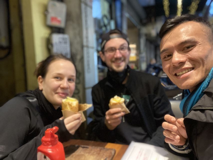 Hanoi: 7 Tastings Street Food Tour with Train Street - Why a guided food walk helps in Hanoi