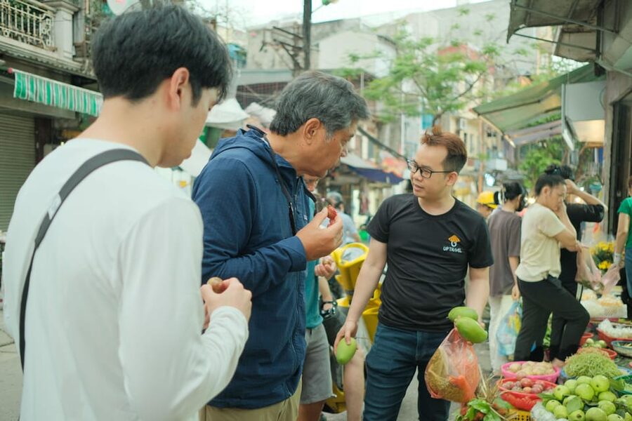 Hanoi: Authentic Old Quarter Street Food Walking Tour - What the food stops can teach you about Hanoi