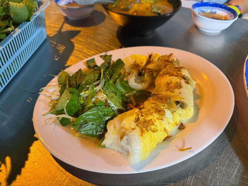 Hanoi Authentic Private Street Food Tour with Local Student - Why the student guide makes a difference
