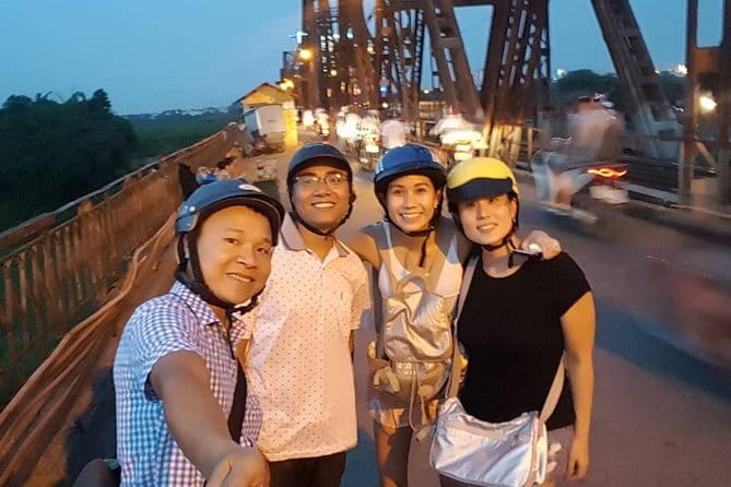 Hanoi Famous Michelin Guided Street Food Tour - Guides, groups, and the pace of the walk