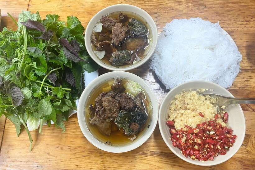 Hanoi: Guided Street Food Tour with Train Street Experience - Quick Takeaways