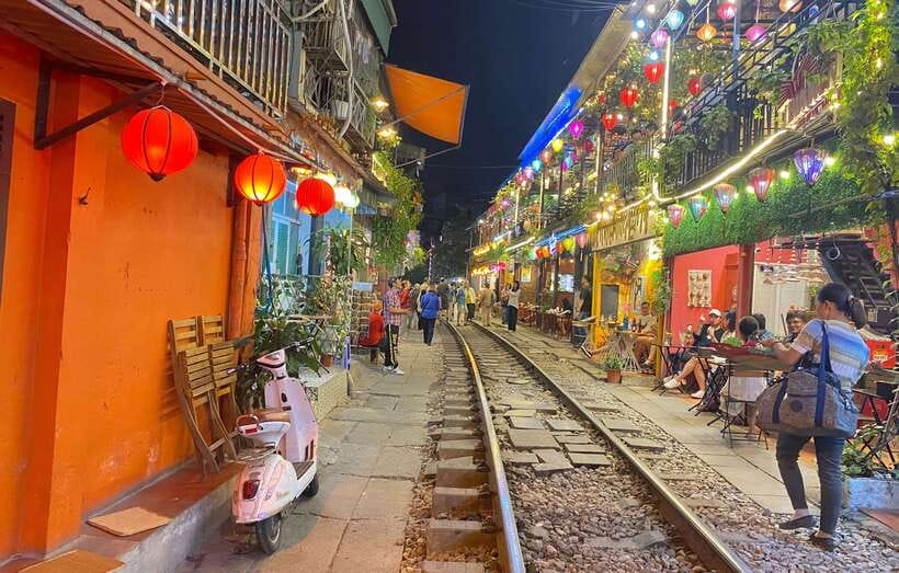 Hanoi: Guided Street Food Tour with Train Street Experience - Why This Tour Works as a First Evening in Hanoi