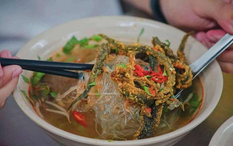 Hanoi: Michelin Guide Street Food Walking Tour - What this Hanoi food walk is really like