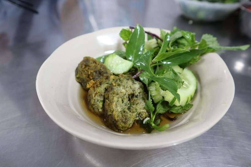 Hanoi: Michelin Guide Street Food Walking Tour - Is $19 good value for Hanoi?
