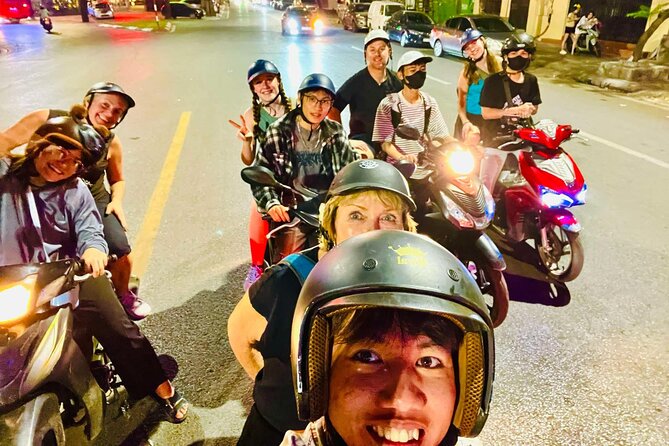 Hanoi Motorbike Street Food Tour With Sightseeing - Eating Around Hai Ba Trung