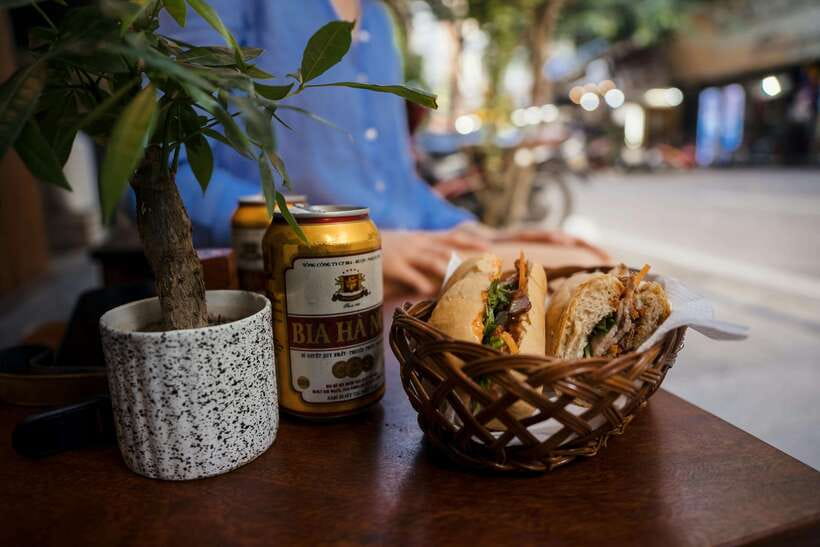 HANOI: MOTORBIKING TO TRAIN STREET & STREET FOOD TASTING - Key points at a glance