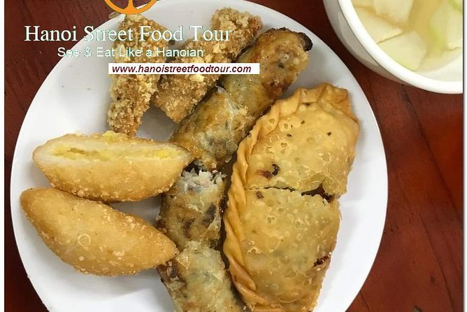 Hanoi Nightlife Street Food Tour with Small group - Starting in Hanoi’s Old Quarter after dark