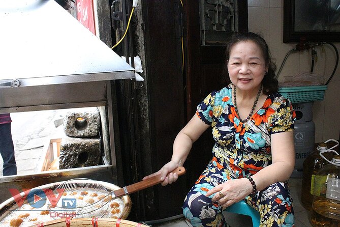 Hanoi Old Quarter Street Food tour with 12 plus tastings - Stop 4: Egg coffee at Cafe Minh