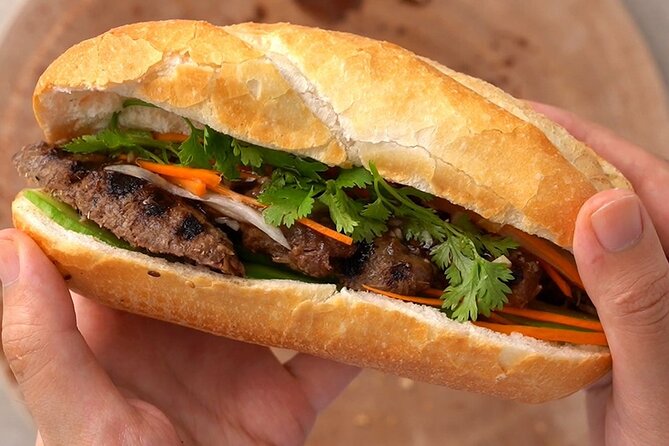 Hanoi Old Quarter Street Food tour with 12 plus tastings - Stop 6: Chè at Chè Hương Hải 93 Hàng Bạc