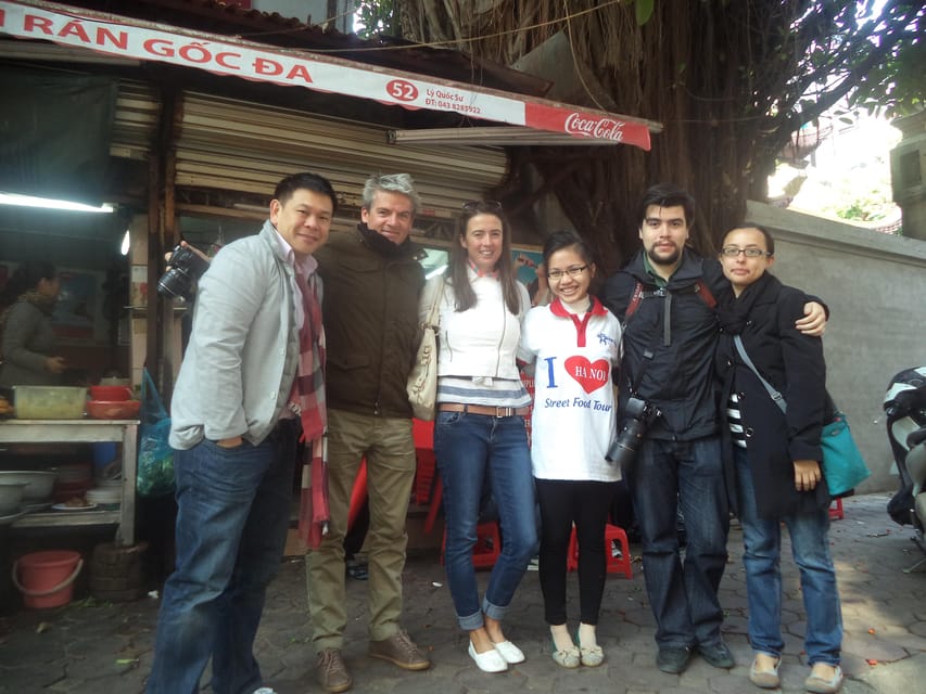 Hanoi: Old Quarter Street Food Walking Tour with 10 Tastings - What the guide adds to the meal