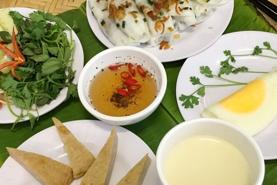 Hanoi: Small-Group Street Food Walking Tour - Pho in the middle of the walk