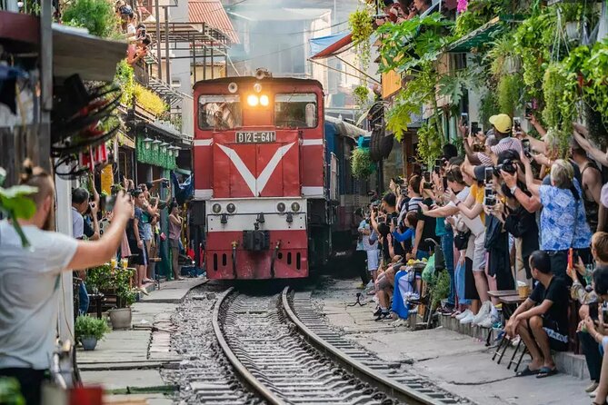 Hanoi Street Food Adventure: Train Street & Local Delights - Two Hours and 40 Minutes in the Old Quarter