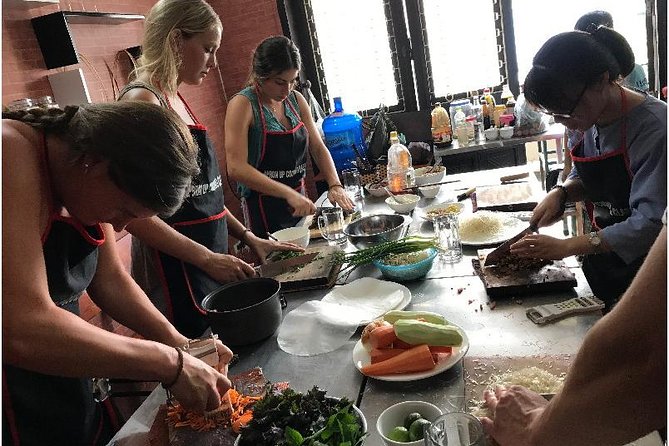 Hanoi Street Food Cooking Class - Timing, comfort, and practical planning