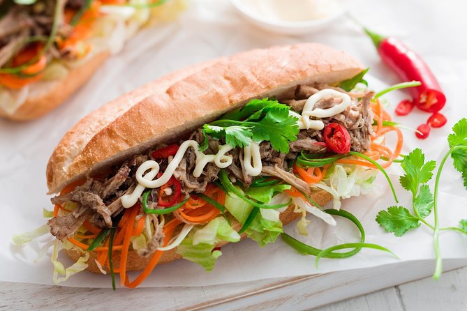 Hanoi Street Food: Small Group Walking Tour - Key points at a glance