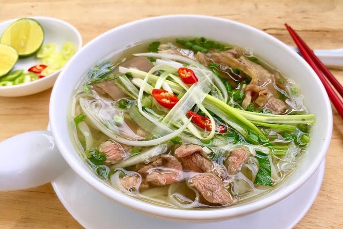 Hanoi Street Food: Small Group Walking Tour with Real Foodie - The guides make the difference