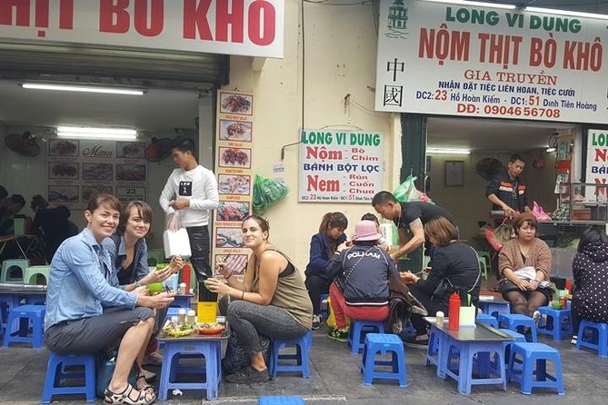 Hanoi Street Food Tour with local delicacies - Coffee, beer, and the Vietnamese drinks tradition