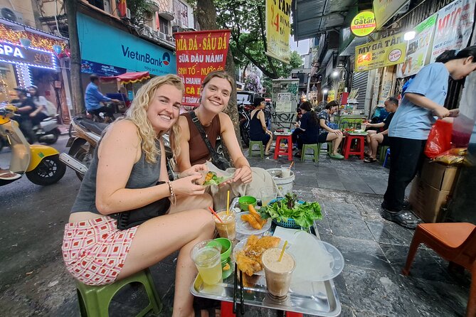 Hanoi Street Food Tour with Local Guide - Meeting Anna at Đinh Tiên Hoàng Street