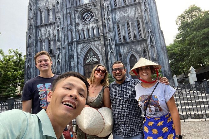 Hanoi Street Food Tour with Small Group and Expert Local Guide - Small Group or Private Tour?