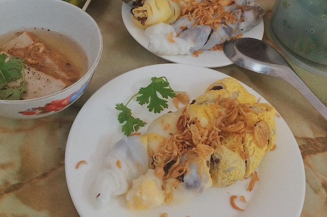 Hanoi Street Food Tour with Train Street Visit - Starting at Chua Ly Trieu Quoc Su