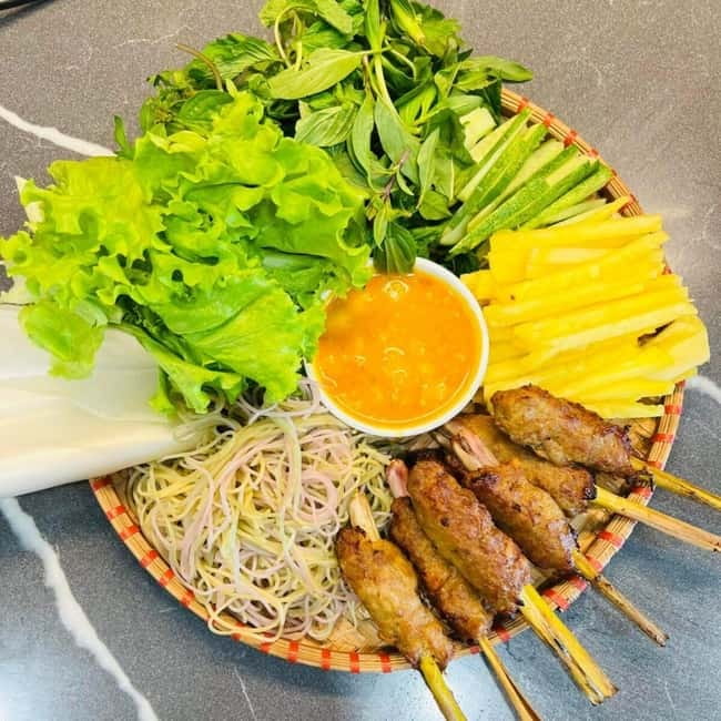 Hanoi Stroll & "Rolling" Street Food Walking Tour - Key Points At A Glance