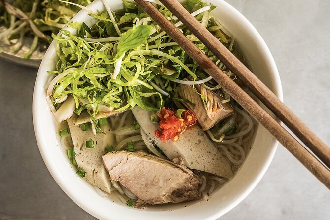 Hanoi Vegan Street Food Tour and Train Street - What the guides add to the experience