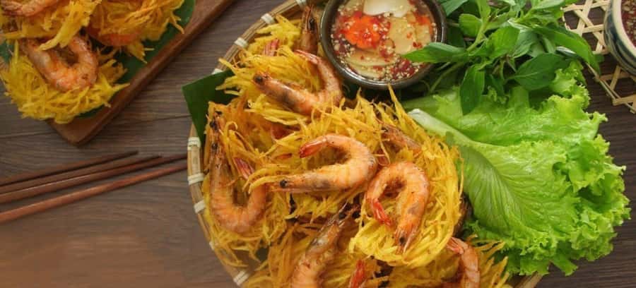 Hanoi: Vietnamese Street Food Tour with Local Guide - Chè and egg coffee finish the evening