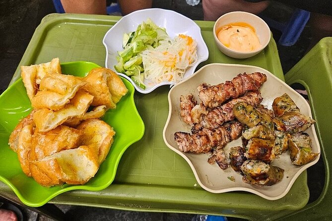 Hanoi Walking Street Food Tour with Train Street - Why the food portion works well