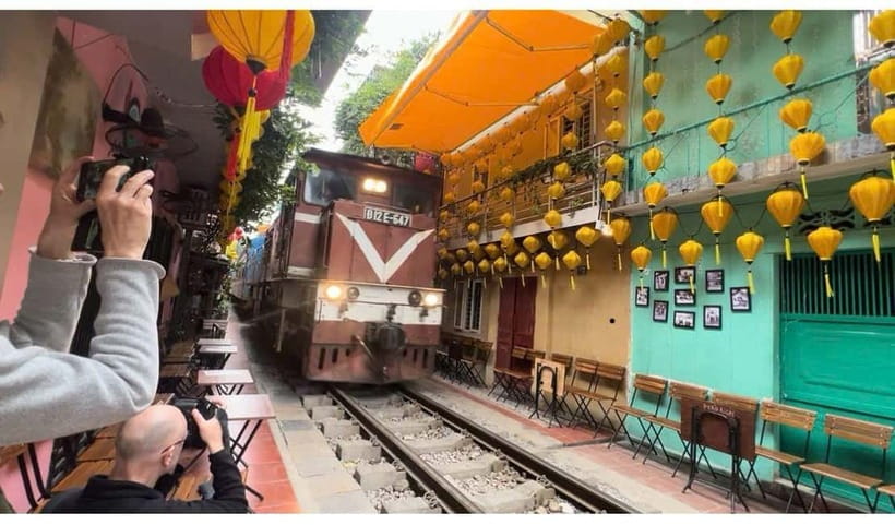 Hanoi: Walking Street Food & Train Street Culture Tour - Key points to know before booking