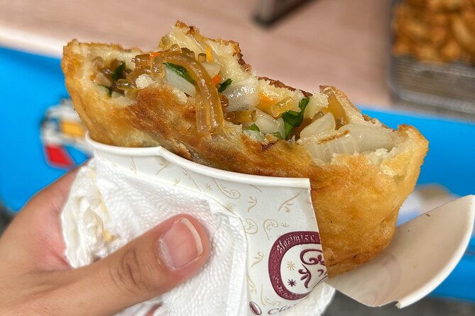 Hidden Street Food food tour in Seoul - Taking the bus to Chebu-dong