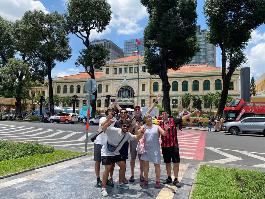 Ho Chi Minh City: Downtown Walking Tour with Local - Key points at a glance