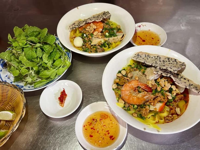 Ho Chi Minh City: Hidden Gems Street Food Walking Tour - The 20 Thuoc Street food stop
