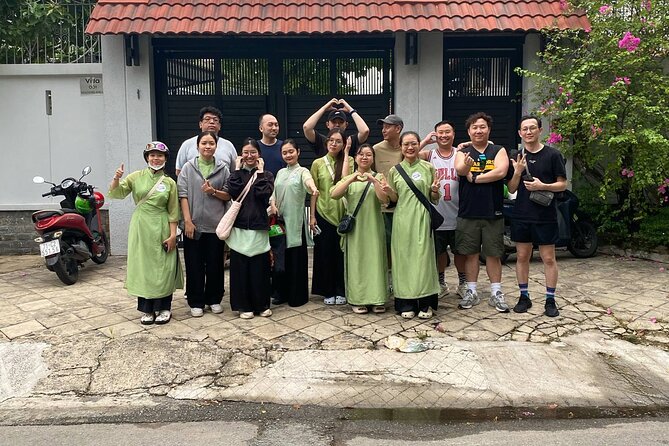 Ho Chi Minh City: Motorbike Street Food Tour with 12 Tastings - First stop: a broad introduction to Saigon street food