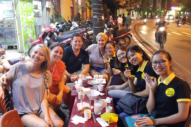 Ho Chi Minh City’s most delicious street food tour by motorbike - Stop two: Bình Thạnh’s local food scene
