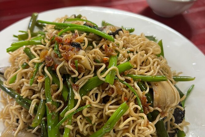 Ho Chi Minh City Sightseeing & Street Food Tasting Experience - Ho Thi Ky Food and Flower Market: the most distinctive stop
