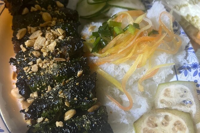 Ho Chi Minh City Sightseeing & Street Food Tasting Experience - Nguyen Thien Thuat apartment complex and old Saigon life