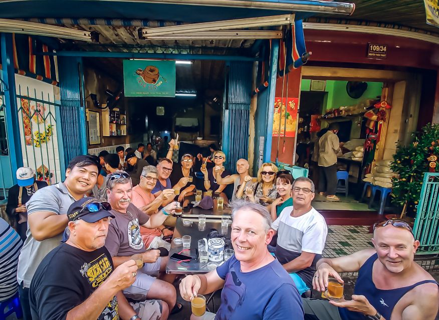 Ho Chi Minh City: Street Food and Sightseeing by Motorbike - The flower market and Saigon’s working city