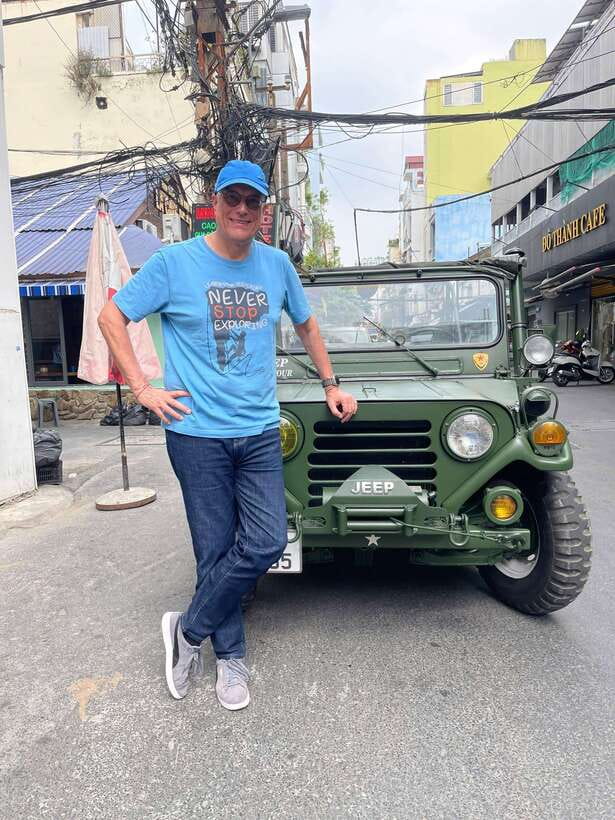 Ho Chi Minh City Street Food Private Tour By U.S.A Army Jeep - How the food stops work