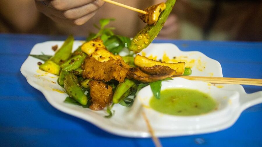 Ho Chi Minh City: Street Foodie Night Cycling Tour - Food, dietary needs, and the guide’s role
