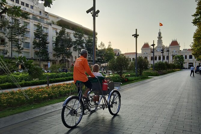 Ho Chi Minh City with Street Food Tour by Cyclo - Saigon Opera House and City Hall