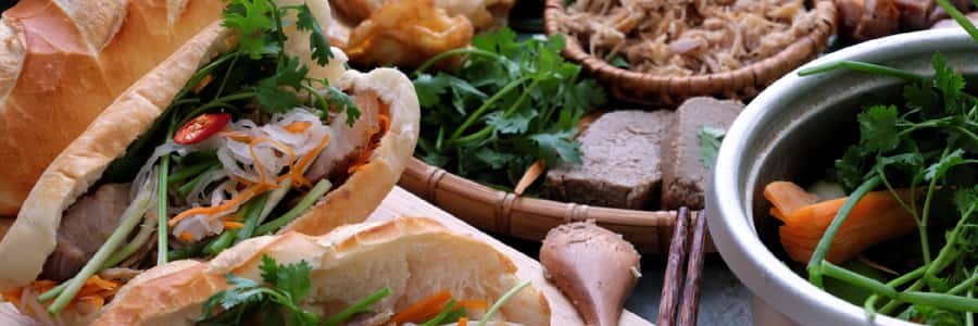 Ho Chi Minh: Saigon Street Food Walking Tour - How much food do you receive for $33?
