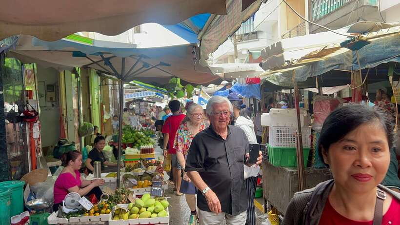 Ho Chi Minh Street Food Private Tour With Funny Guide - How the private format changes the day