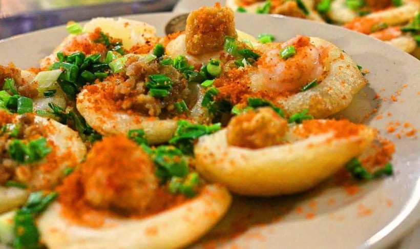 Ho Chi Minh: Street Food & Sightseeing Tour with Local Guide - Who should book this experience?