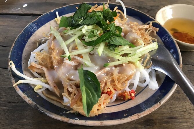 Ho Chi Minh Street Food Tour With Young Local (Safe & Authentic) - Green papaya salad with black beef jerky