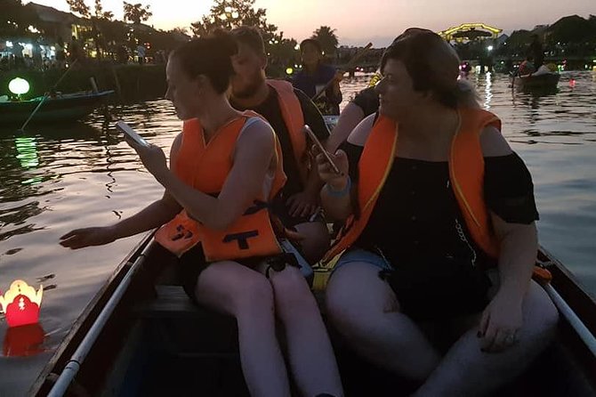 Hoi An Ancient City -Sampan Boat Ride- Night Market- Lanterns - Private pickup from Da Nang or Hoi An